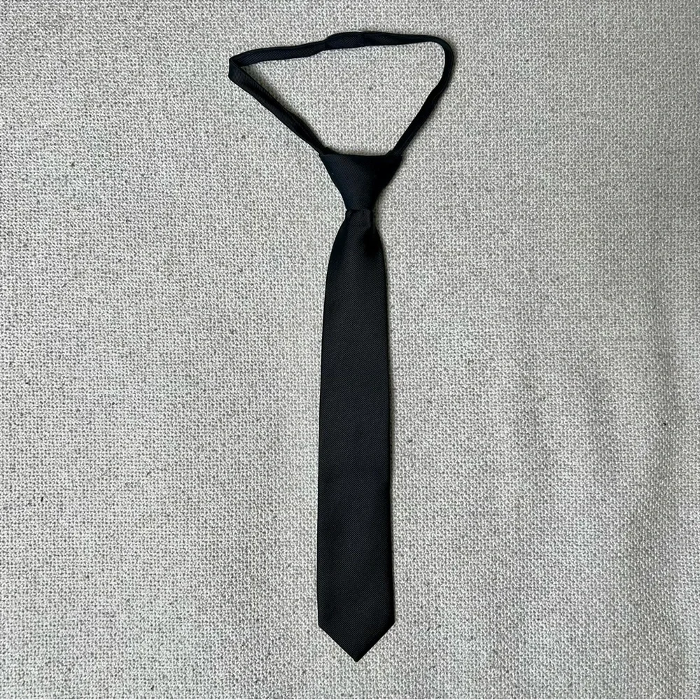 Luther Pike Kids Necktie Black - Pre-tied